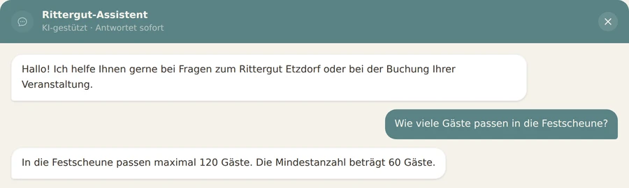 Der Rittergut-Assistent beantwortet die Frage nach der Gästezahl der Festscheune mit maximal 120 und mindestens 60 Gästen